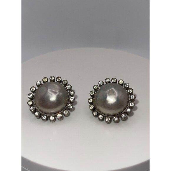 Vintage Nettie Rosenstein Faux Pearl Earrings With Rhinestone Halo - Picture 9 of 16